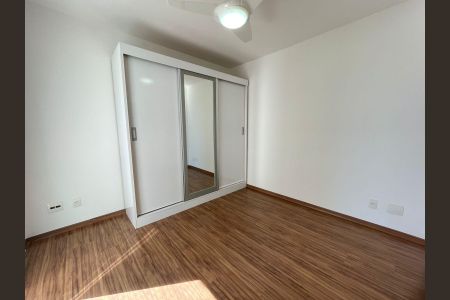 Apartamento à venda com 70m², 3 quartos e 2 vagasQuarto 2