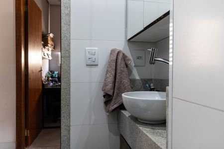 Banheiro Social de apartamento à venda com 3 quartos, 118m² em Calafate, Belo Horizonte