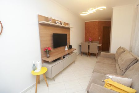 Sala de apartamento à venda com 2 quartos, 55m² em Vila Luzita, Santo André