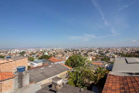Casa à venda com 200m², 2 quartos e sem vaga Casa à venda com 200m², 2 quartos e sem vagaVista