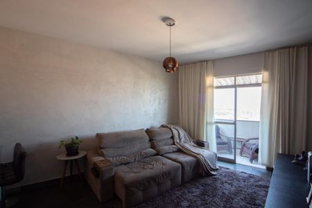 Sala de casa à venda com 2 quartos, 200m² em Minas Caixa, Belo Horizonte