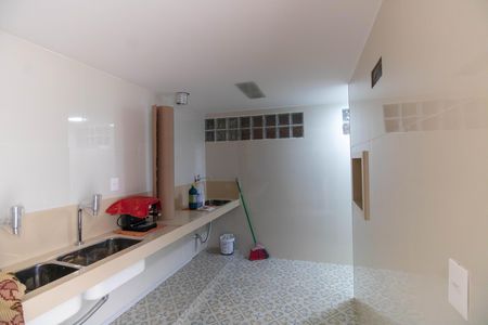 Casa à venda com 1000m², 5 quartos e 3 vagas Casa à venda com 1000m², 5 quartos e 3 vagasÁrea de Serviço