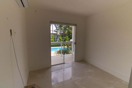 Casa à venda com 1000m², 5 quartos e 3 vagas Casa à venda com 1000m², 5 quartos e 3 vagasQuarto 1