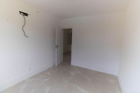 Casa à venda com 1000m², 5 quartos e 3 vagas Casa à venda com 1000m², 5 quartos e 3 vagasQuarto 2