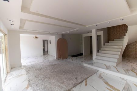 Sala de casa à venda com 5 quartos, 1000m² em Camboinhas, Niterói