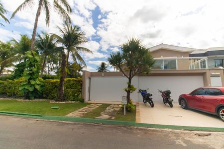 Casa à venda com 1000m², 5 quartos e 3 vagas Casa à venda com 1000m², 5 quartos e 3 vagasFachada