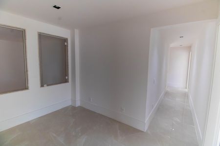 Casa à venda com 1000m², 5 quartos e 3 vagas Casa à venda com 1000m², 5 quartos e 3 vagasSuíte 1