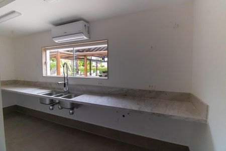 Casa à venda com 1000m², 5 quartos e 3 vagas Casa à venda com 1000m², 5 quartos e 3 vagasCozinha