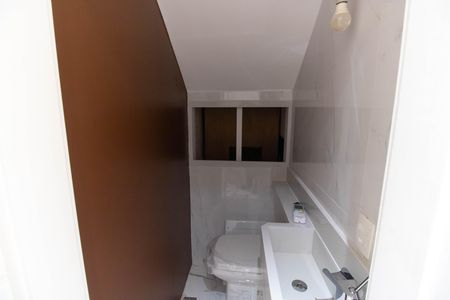 Casa à venda com 1000m², 5 quartos e 3 vagas Casa à venda com 1000m², 5 quartos e 3 vagasLavabo