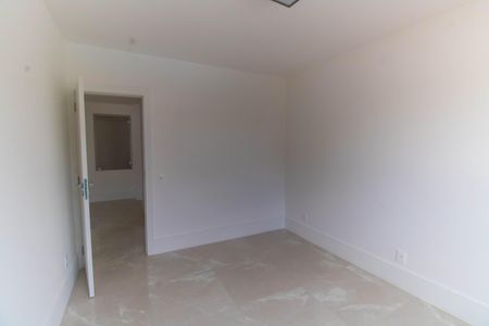 Casa à venda com 1000m², 5 quartos e 3 vagas Casa à venda com 1000m², 5 quartos e 3 vagasQuarto 2