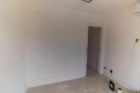 Casa à venda com 1000m², 5 quartos e 3 vagas Casa à venda com 1000m², 5 quartos e 3 vagasQuarto 1