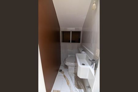 Casa à venda com 1000m², 5 quartos e 3 vagas Casa à venda com 1000m², 5 quartos e 3 vagasLavabo