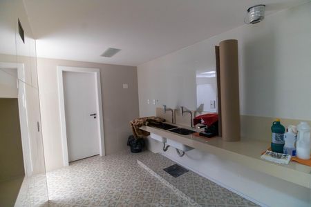 Casa à venda com 1000m², 5 quartos e 3 vagas Casa à venda com 1000m², 5 quartos e 3 vagasÁrea de Serviço