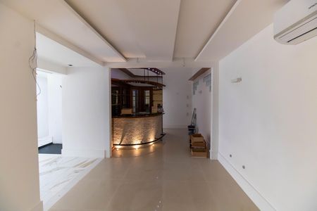 Sala de casa à venda com 5 quartos, 1000m² em Camboinhas, Niterói