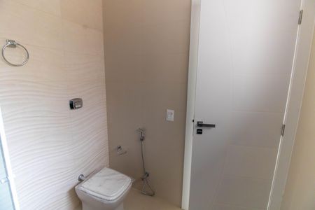 Casa à venda com 1000m², 5 quartos e 3 vagas Casa à venda com 1000m², 5 quartos e 3 vagasBanheiro da Suíte 2