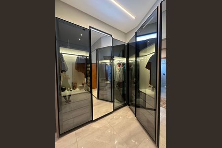 Closet de apartamento para alugar com 4 quartos, 230m² em Res. Araguaia, Goiânia