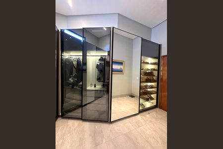 Closet de apartamento para alugar com 4 quartos, 230m² em Res. Araguaia, Goiânia