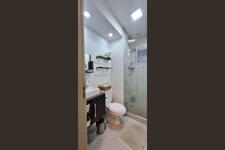 Banheiro  de apartamento à venda com 2 quartos, 54m² em Vila Lageado, São Paulo