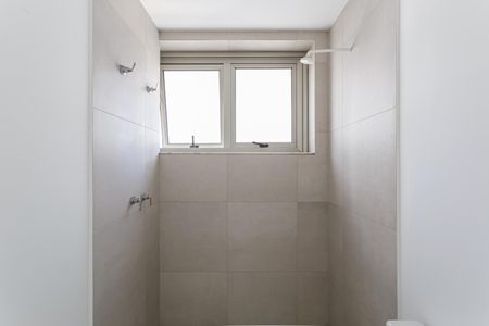 Apartamento à venda com 335m², 4 quartos e 4 vagas Apartamento à venda com 335m², 4 quartos e 4 vagasBanheiro da Suíte 1