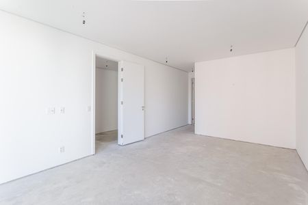 Apartamento à venda com 335m², 4 quartos e 4 vagas Apartamento à venda com 335m², 4 quartos e 4 vagasSuíte 4