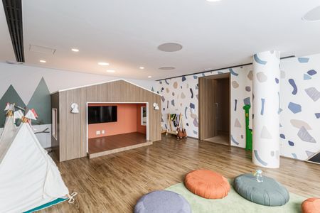 Apartamento à venda com 335m², 4 quartos e 4 vagas Apartamento à venda com 335m², 4 quartos e 4 vagasBrinquedoteca