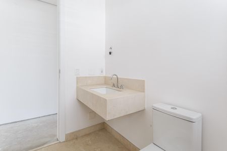 Apartamento à venda com 335m², 4 quartos e 4 vagas Apartamento à venda com 335m², 4 quartos e 4 vagasBanheiro da Suíte 4