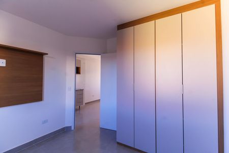 Quarto 1 de apartamento para alugar com 2 quartos, 40m² em Vila Canero, São Paulo