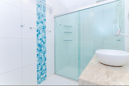 Casa à venda com 180m², 3 quartos e 1 vagaBanheiro 