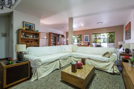 Sala de casa à venda com 4 quartos, 300m² em Vila Madalena, São Paulo