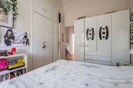 Casa à venda com 300m², 4 quartos e 3 vagas Casa à venda com 300m², 4 quartos e 3 vagasQuarto 4
