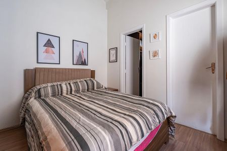 Casa à venda com 300m², 4 quartos e 3 vagas Casa à venda com 300m², 4 quartos e 3 vagasSuíte 2