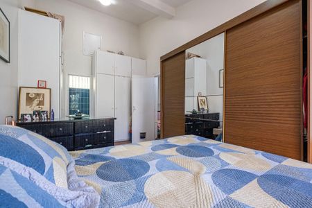 Casa à venda com 300m², 4 quartos e 3 vagas Casa à venda com 300m², 4 quartos e 3 vagasSuíte 1
