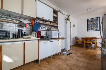 Cozinha de casa à venda com 4 quartos, 300m² em Vila Madalena, São Paulo
