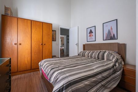 Casa à venda com 300m², 4 quartos e 3 vagas Casa à venda com 300m², 4 quartos e 3 vagasSuíte 2