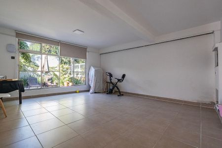 Quintal de casa à venda com 4 quartos, 300m² em Vila Madalena, São Paulo