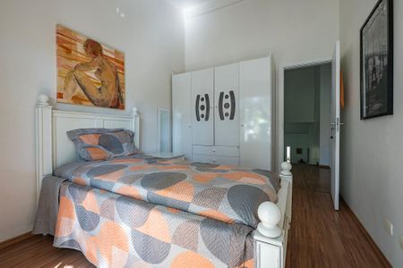 Casa à venda com 300m², 4 quartos e 3 vagas Casa à venda com 300m², 4 quartos e 3 vagasQuarto 3