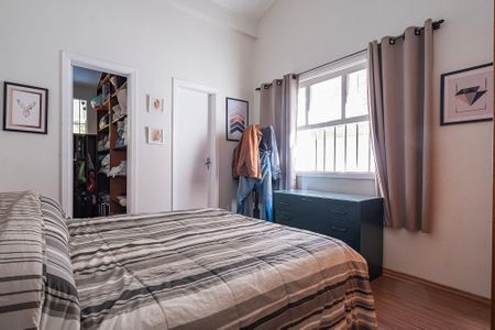 Casa à venda com 300m², 4 quartos e 3 vagas Casa à venda com 300m², 4 quartos e 3 vagasSuíte 2