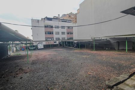 Garagem de casa à venda com 1 quarto, 722m² em Menino Deus, Porto Alegre