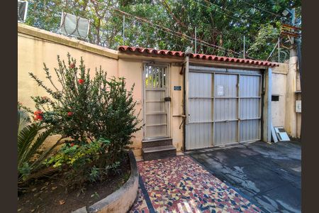Apartamento à venda com 80m², 2 quartos e 1 vaga Apartamento à venda com 80m², 2 quartos e 1 vagaFachada e portaria