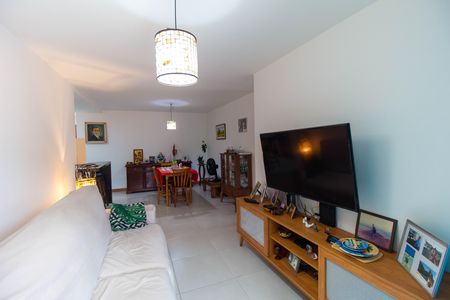 Sala de apartamento à venda com 3 quartos, 110m² em Marazul, Niterói