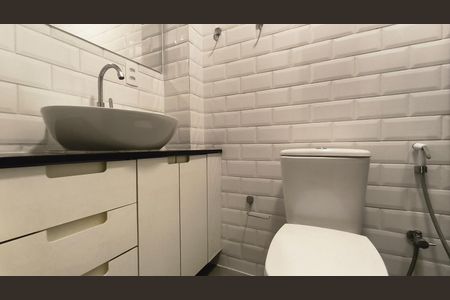 Banheiro de kitnet/studio para alugar com 1 quarto, 26m² em Vila Mariana, São Paulo