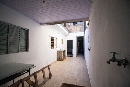 Casa para alugar com 100m², 2 quartos e 1 vaga Casa para alugar com 100m², 2 quartos e 1 vagaQuintal