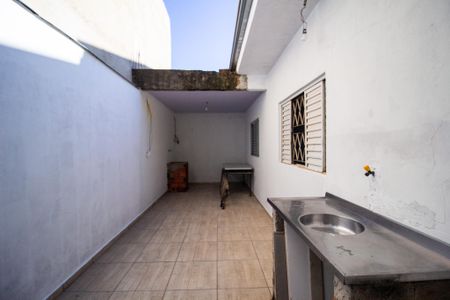 Casa para alugar com 100m², 2 quartos e 1 vaga Casa para alugar com 100m², 2 quartos e 1 vagaQuintal