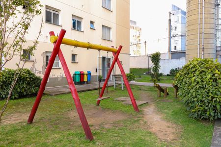 Apartamento para alugar com 47m², 2 quartos e 1 vaga Apartamento para alugar com 47m², 2 quartos e 1 vagaÁrea comum - Playground