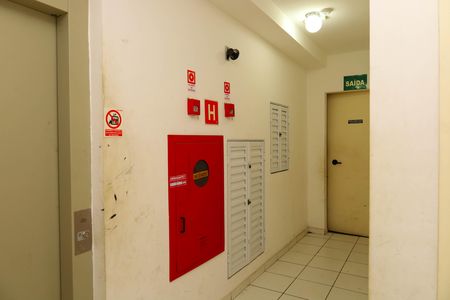 Apartamento para alugar com 47m², 2 quartos e 1 vaga Apartamento para alugar com 47m², 2 quartos e 1 vagaÁrea comum - Saguão do andar