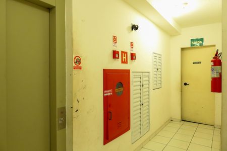 Apartamento para alugar com 47m², 2 quartos e 1 vaga Apartamento para alugar com 47m², 2 quartos e 1 vagaÁrea comum - Saguão do andar