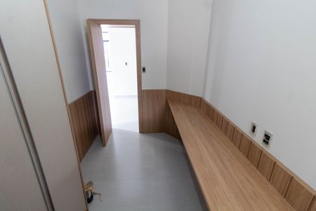 Casa de condomínio à venda com 350m², 4 quartos e 4 vagas Casa de condomínio à venda com 350m², 4 quartos e 4 vagasHOME OFFICE