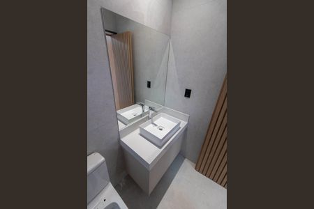 Casa de condomínio à venda com 350m², 4 quartos e 4 vagas Casa de condomínio à venda com 350m², 4 quartos e 4 vagasBANHEIRO DA SALA DE TV