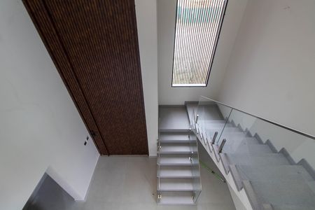 Casa de condomínio à venda com 350m², 4 quartos e 4 vagas Casa de condomínio à venda com 350m², 4 quartos e 4 vagasHALL PISO SUPERIOR