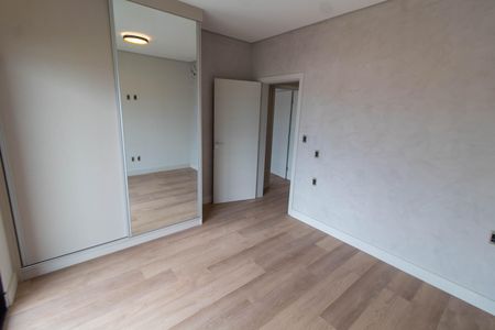 Casa de condomínio à venda com 350m², 4 quartos e 4 vagas Casa de condomínio à venda com 350m², 4 quartos e 4 vagasSUITE 3